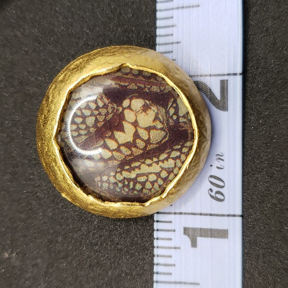 Vintage Italian SnakePrint Lizard Reptile Gold Tone Clip Earrings 80s 90s - Picture 5 of 5